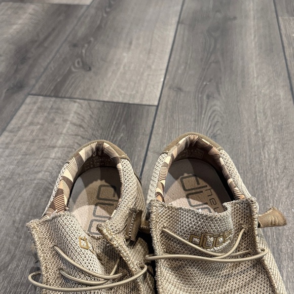 Hey Dude Men's Beige Loafers - Picture 4 of 6